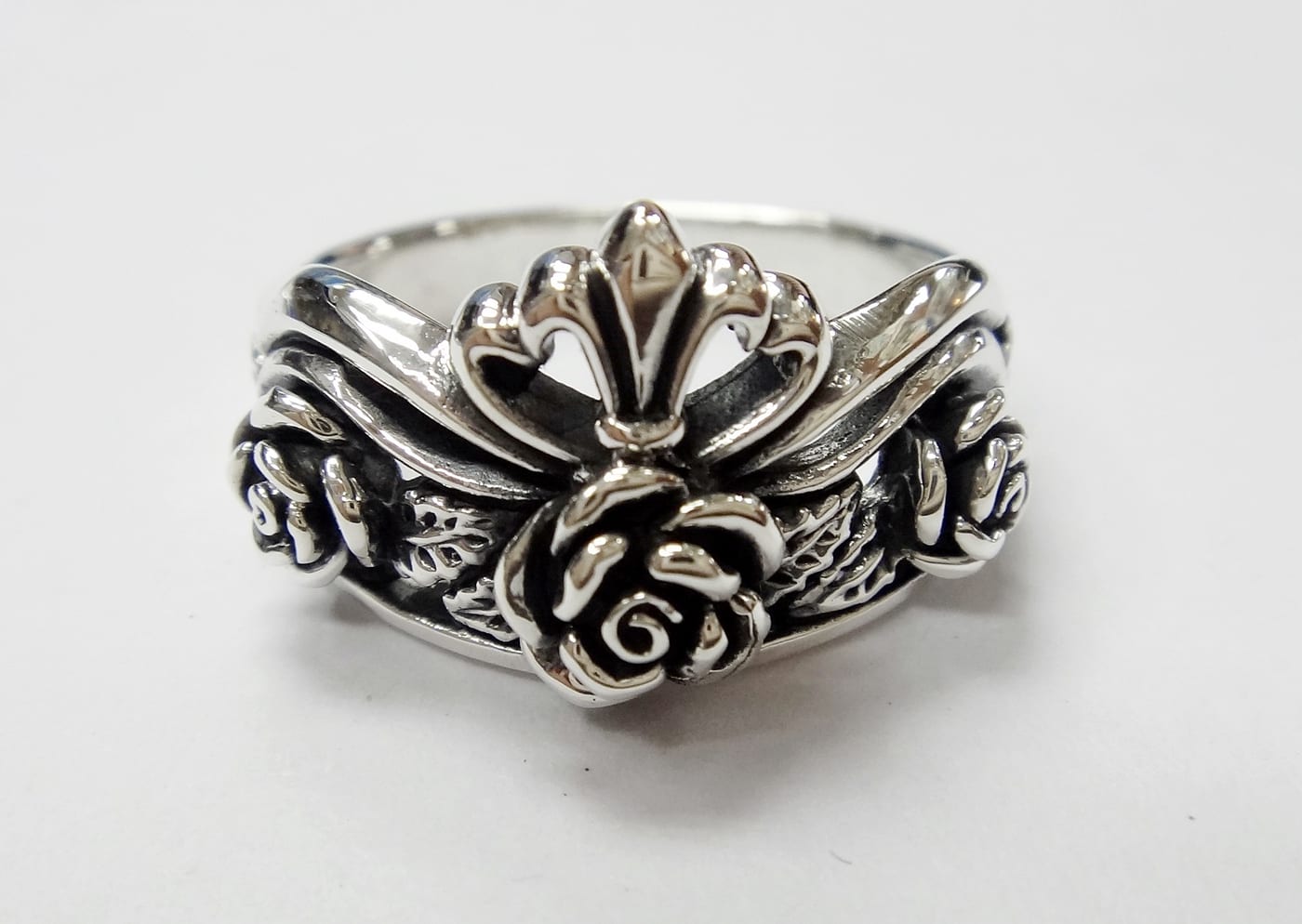 Rose Fleur-de-lis Ring — Sterling silver 925, oxidized